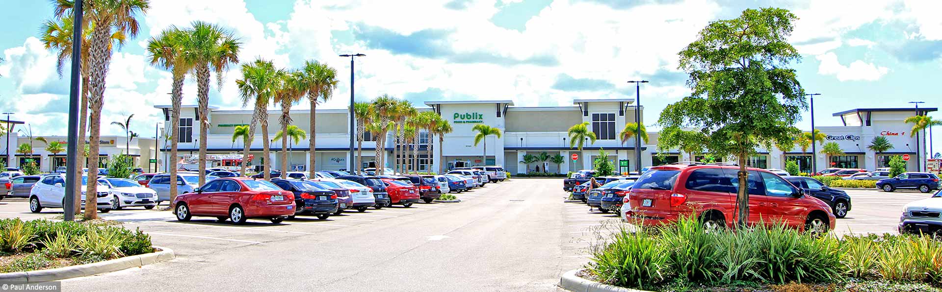 Publix grocery store and shoppes